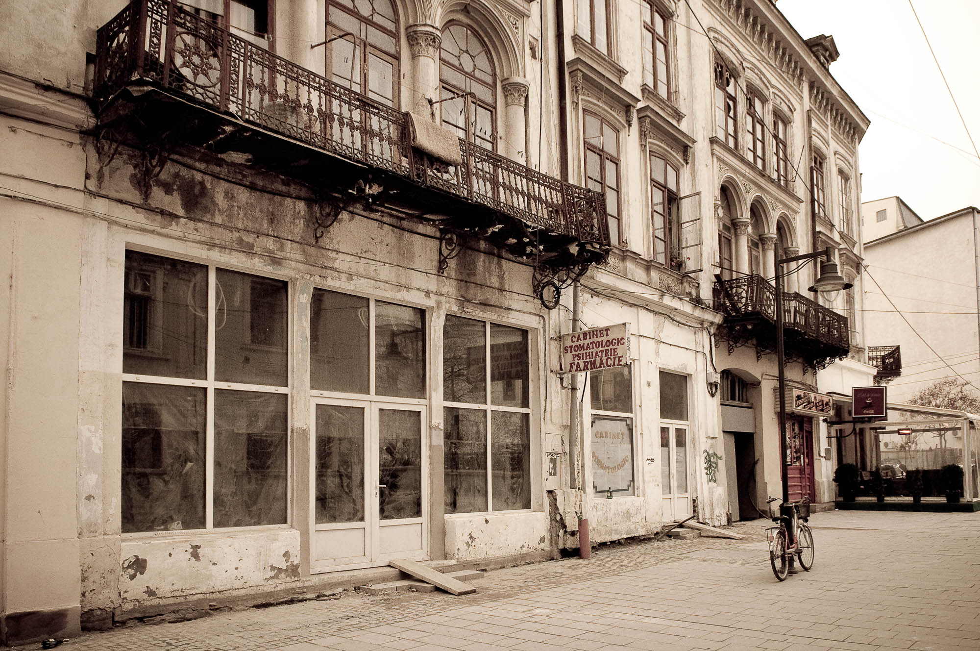 Bucharest decay 10