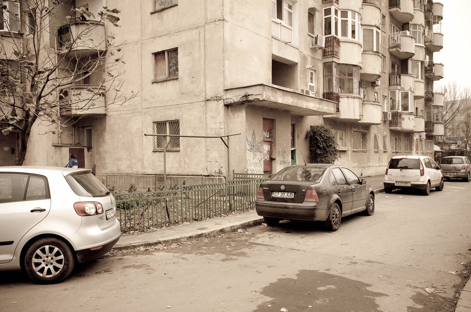 Bucharest decay 16