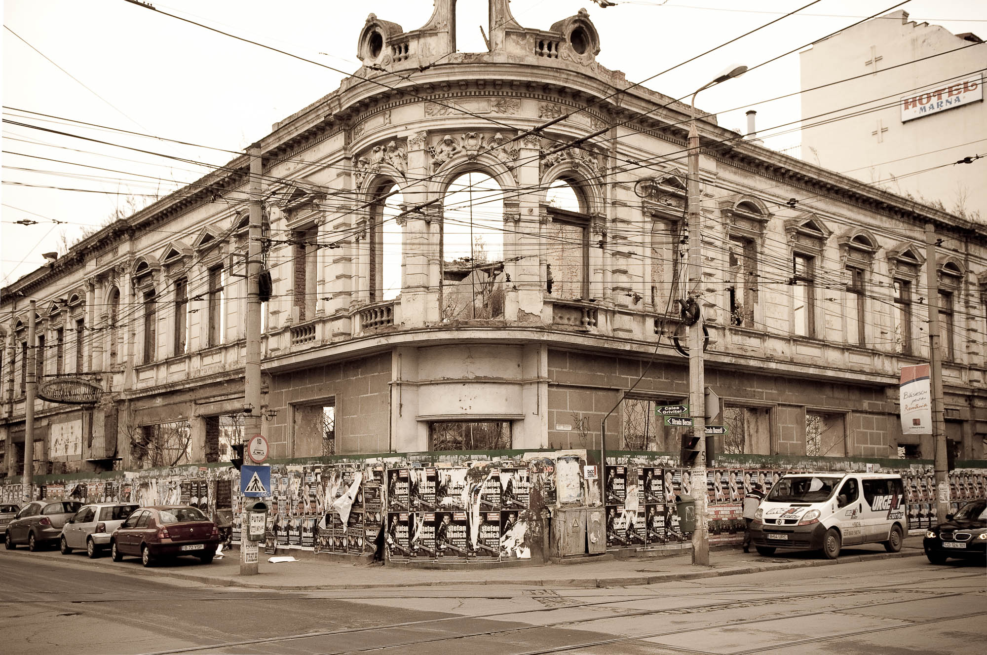 Bucharest decay 19