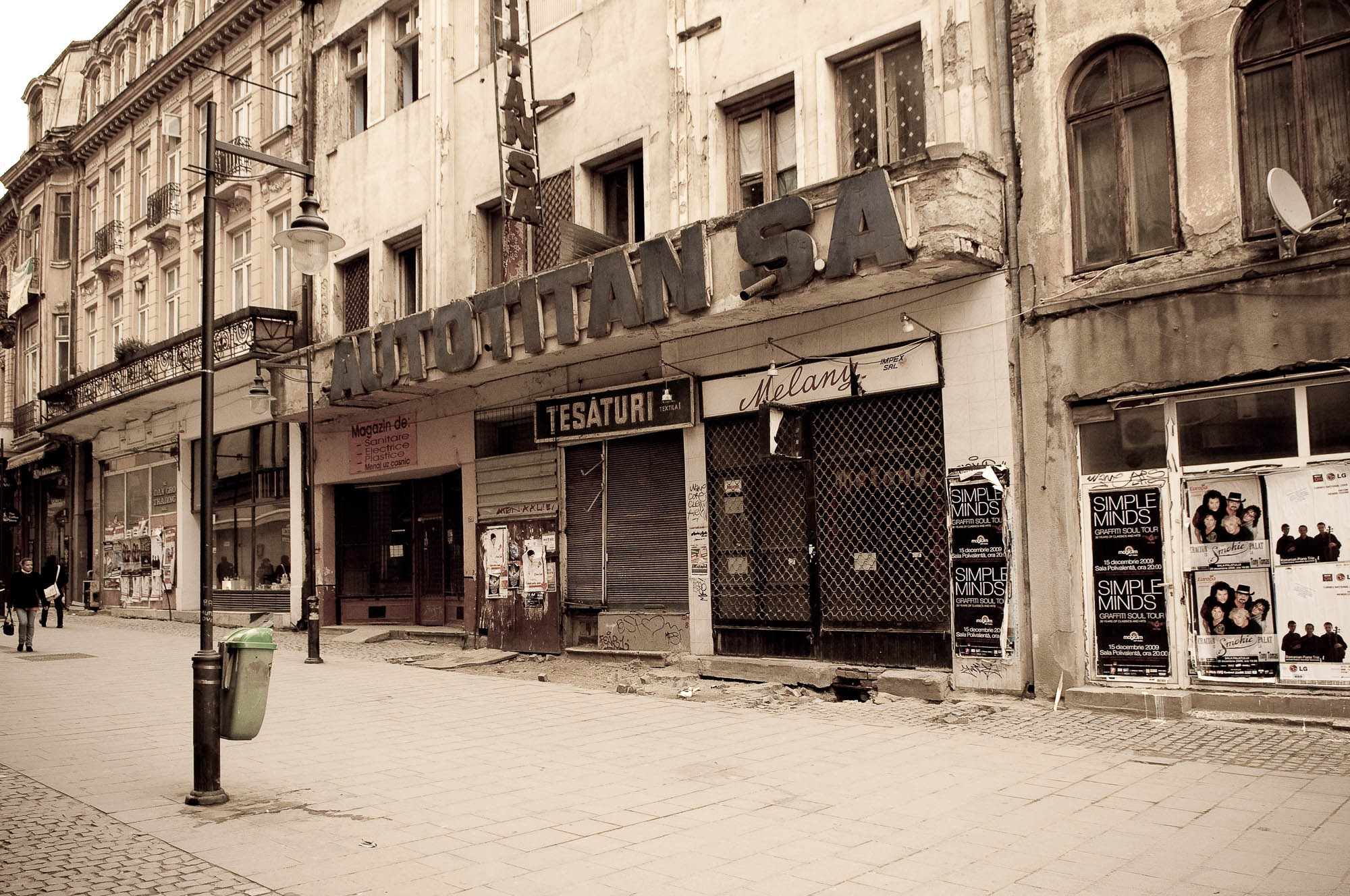 Bucharest decay 29