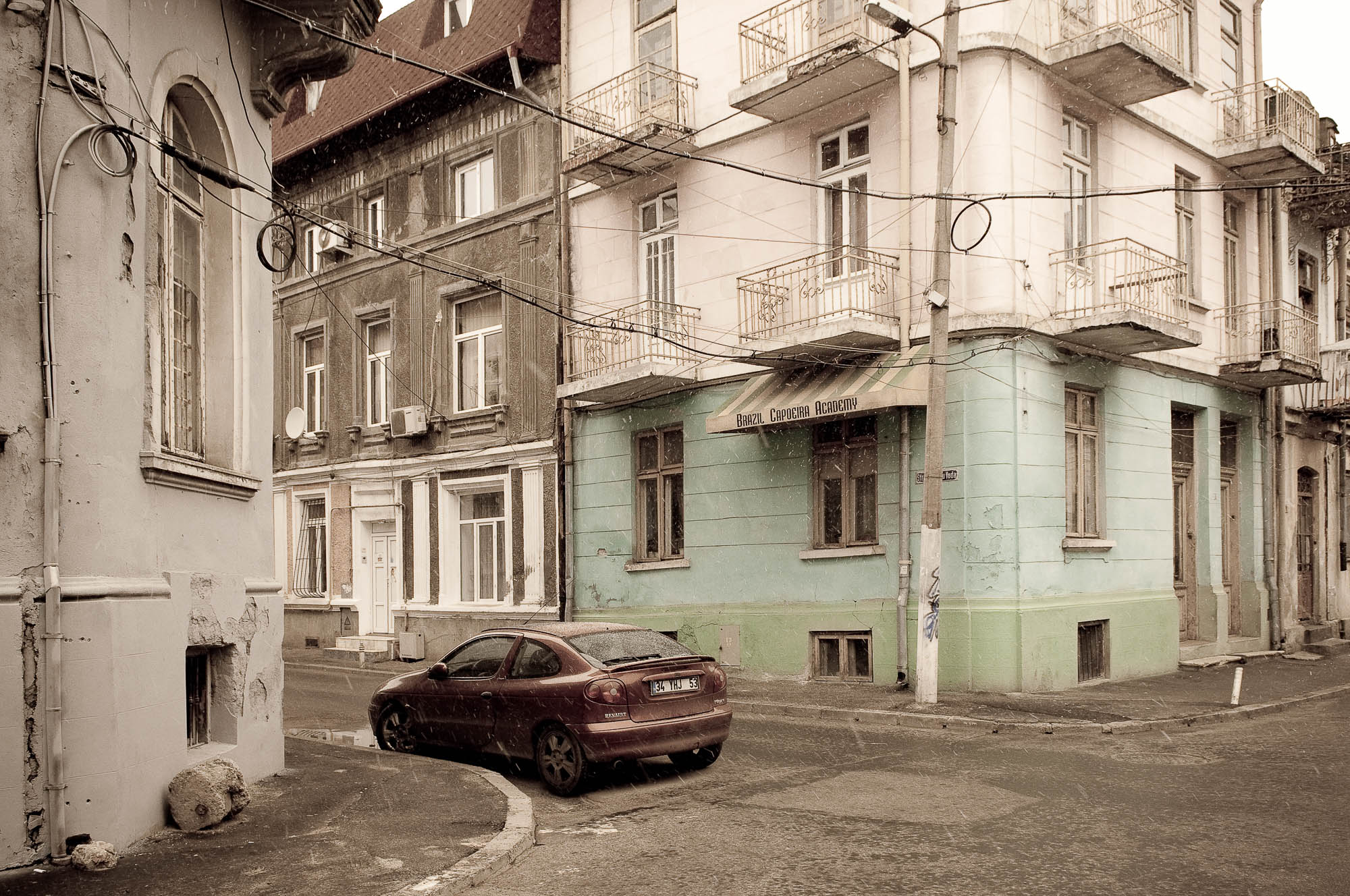 Bucharest decay 38